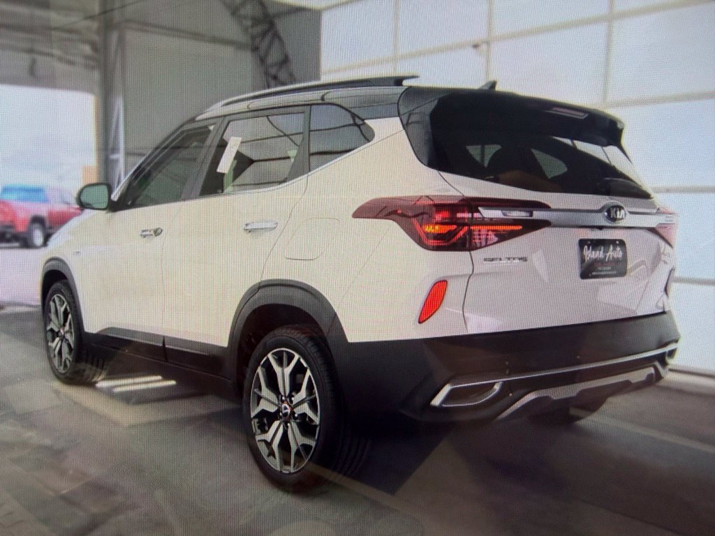 Used 2021 Kia Seltos SX AWD/4WD image 2