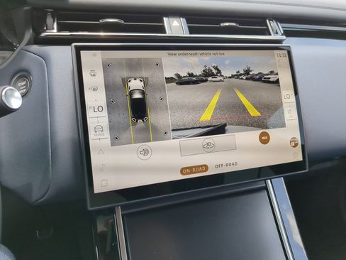 New 2026 Land Rover Range Rover Velar Dynamic SE image 21