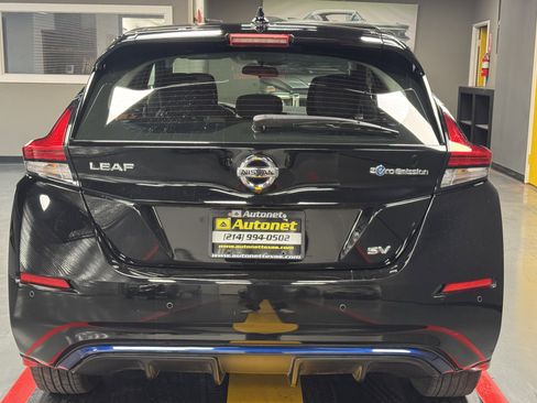 Used 2021 Nissan Leaf SV image 3