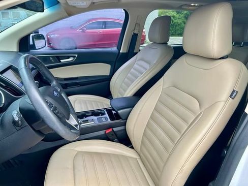 Used 2020 Ford Edge SEL w/ Convenience Package FWD image 12
