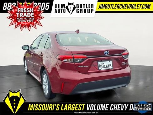 Used 2023 Toyota Corolla XLE FWD image 3