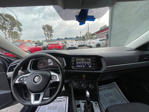 Used 2021 Volkswagen Jetta S image 10