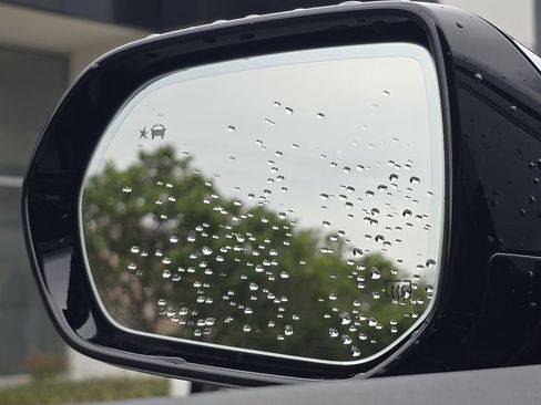 Certified 2025 Buick Enclave Sport Touring image 23