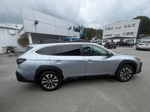 Used 2024 Subaru Outback Limited XT AWD/4WD image 6