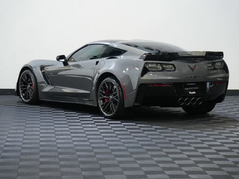 Used 2015 Chevrolet Corvette Z06 w/ 3LZ Preferred Equipment Group image 8