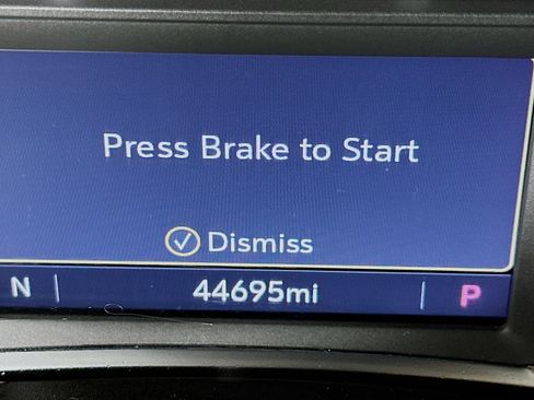 Used 2024 GMC Terrain SLT image 19