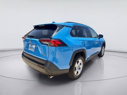 Used 2021 Toyota RAV4 XLE AWD/4WD image 3