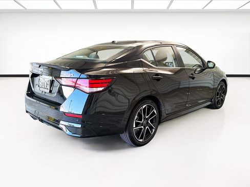Used 2025 Nissan Sentra SR FWD image 4