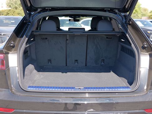 New 2026 Audi Q8 Premium Plus image 32