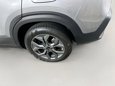 Used 2024 Kia Seltos S image 11