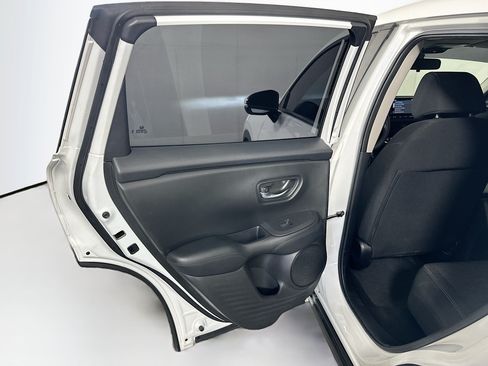 Used 2025 Honda HR-V LX image 24