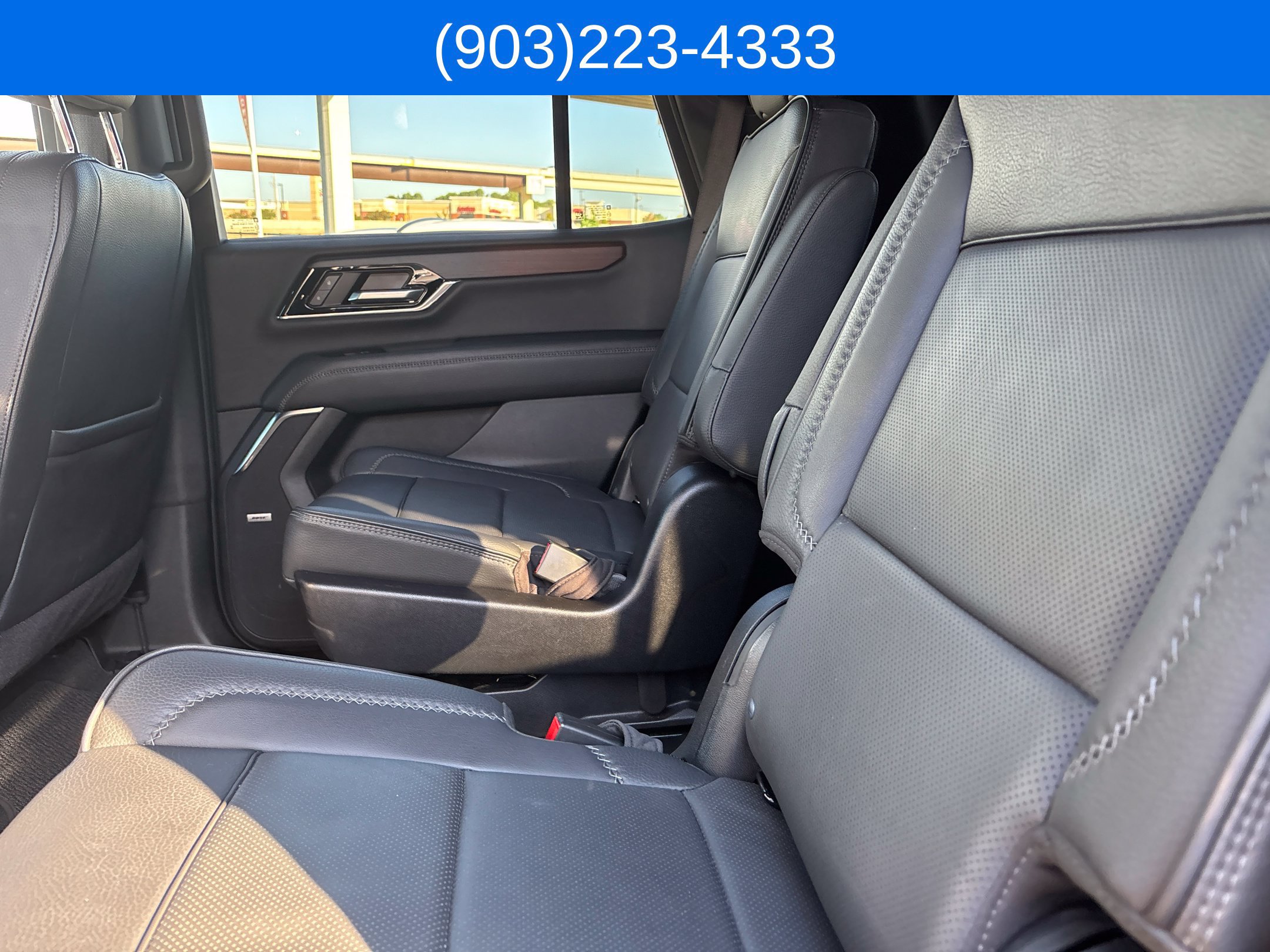 Used 2025 GMC Yukon Denali AWD/4WD image 46
