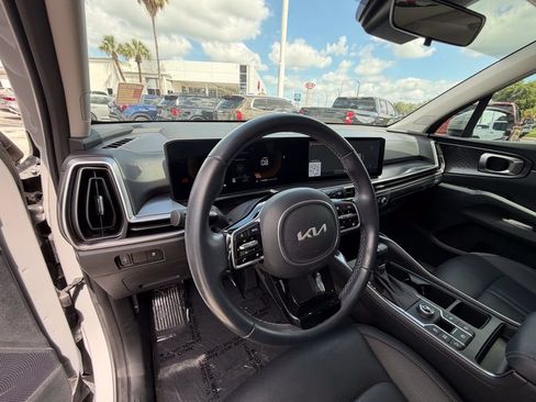 Certified 2024 Kia Sorento S w/ Panoramic Sunroof Package FWD image 18