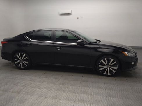 Used 2022 Nissan Altima 2.0 SR FWD image 11