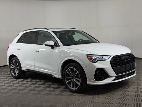 Certified 2025 Audi Q3 2.0T Premium w/ Convenience Package AWD/4WD image 7