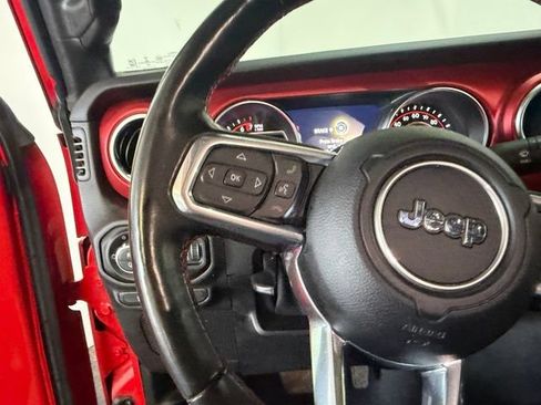 Used 2022 Jeep Gladiator Rubicon w/ LED Lighting Group AWD/4WD image 16