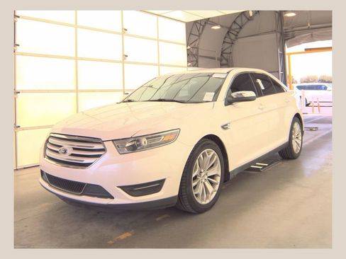 Used 2018 Ford Taurus Limited FWD image 1