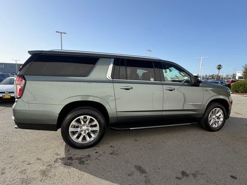 Used 2024 Chevrolet Suburban Premier image 7