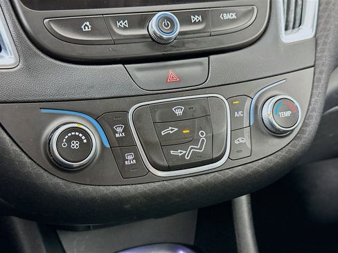 Used 2018 Chevrolet Malibu LT image 22