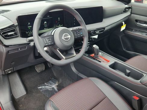 New 2025 Nissan Kicks SR image 9