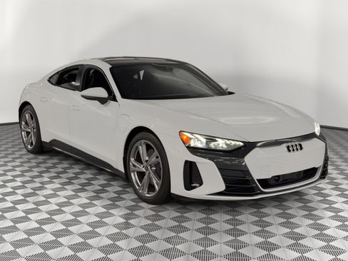 Used 2023 Audi e-tron GT Prestige w/ Prestige Package image 7