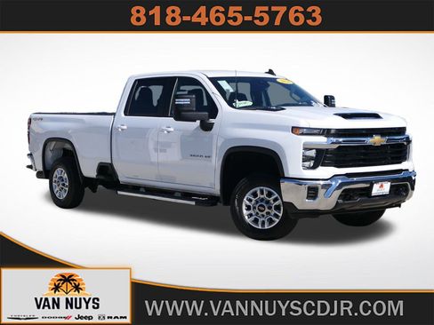 Used 2024 Chevrolet Silverado 2500 LT image 1