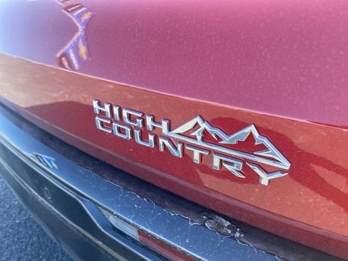 Certified 2025 Chevrolet Traverse High Country w/ LPO, Floor Liner Package image 8