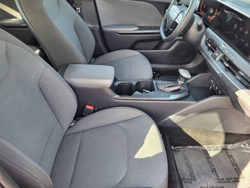 Used 2025 Kia K4 FWD image 30