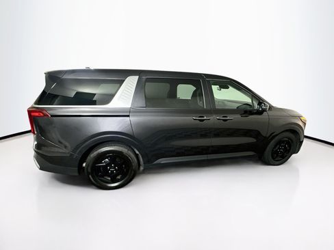 Used 2026 Kia Carnival FWD image 10