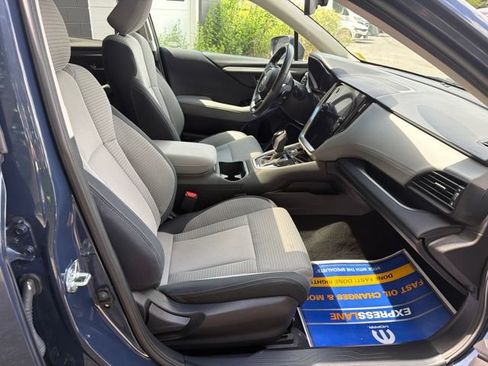 Used 2024 Subaru Outback Premium AWD/4WD image 11