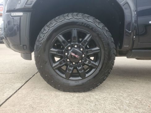 Used 2025 GMC Sierra 2500 AT4 w/ AT4 Preferred Package image 8