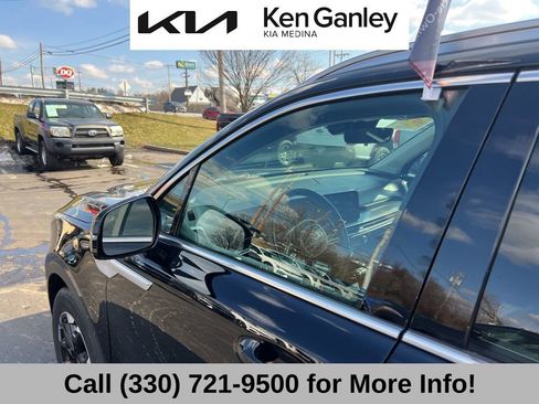 Certified 2025 Kia Sorento S w/ Panoramic Sunroof Package image 25
