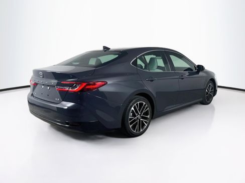 Used 2025 Toyota Camry XLE FWD image 31