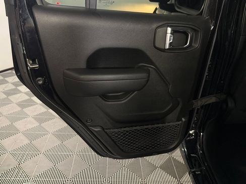 Used 2023 Jeep Wrangler Unlimited Sport AWD/4WD image 28
