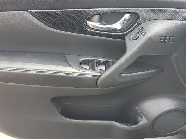 Used 2017 Nissan Rogue SL AWD/4WD image 15