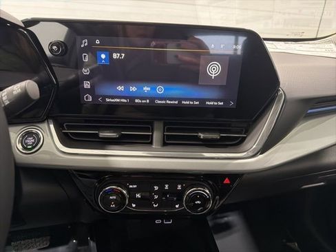 New 2026 Chevrolet Trax LT w/ Sunroof Package image 12