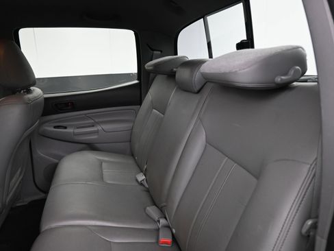 Used 2013 Toyota Tacoma PreRunner image 18