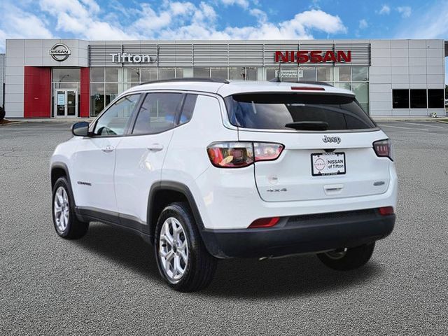 Used 2025 Jeep Compass Latitude AWD/4WD image 6