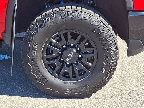 Used 2025 Chevrolet Silverado 2500 ZR2 AWD/4WD image 29
