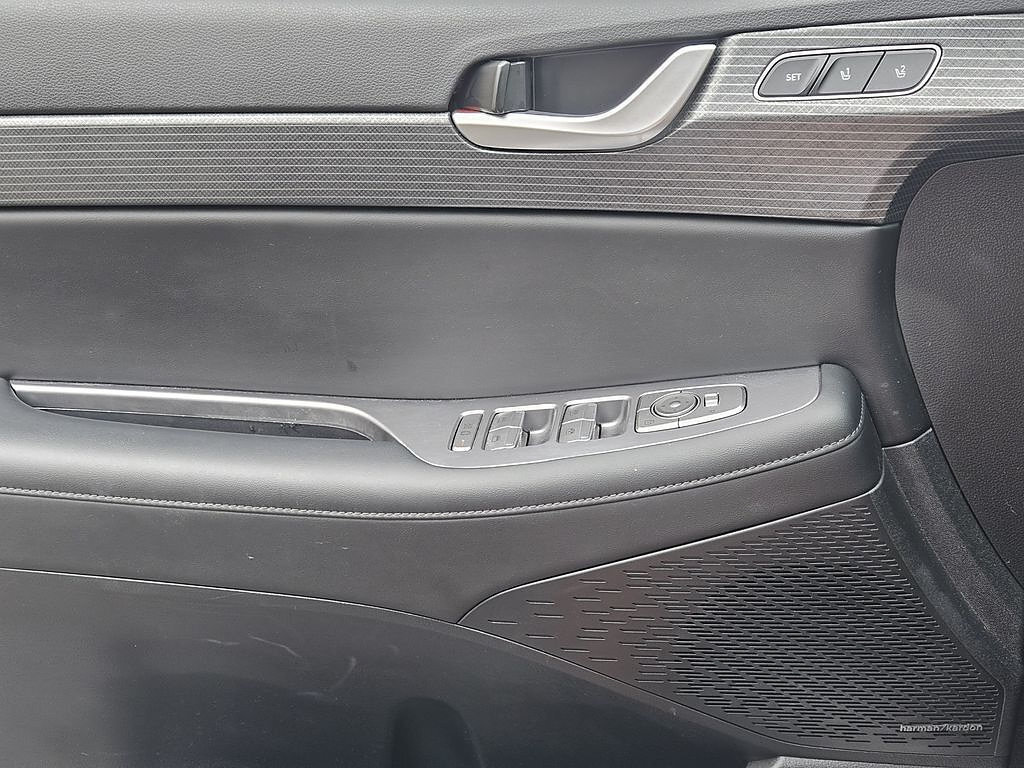 Used 2025 Hyundai Palisade Limited FWD image 17