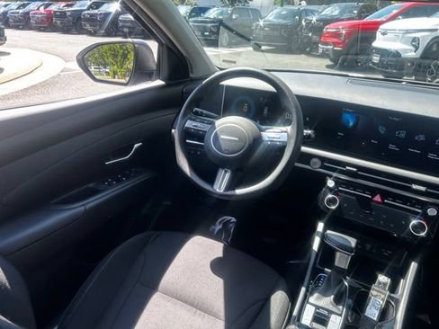 Used 2025 Hyundai Tucson SEL FWD image 18