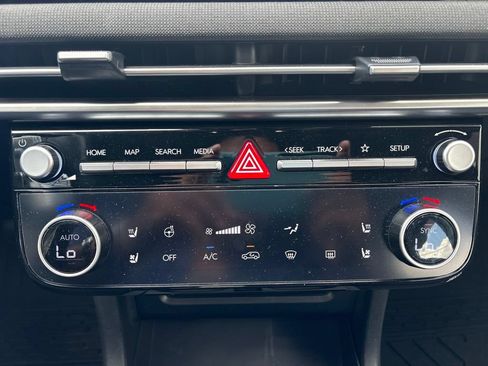 Used 2025 Hyundai Tucson Limited FWD image 23