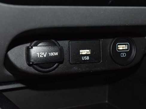 Used 2021 Hyundai Elantra SE FWD image 14