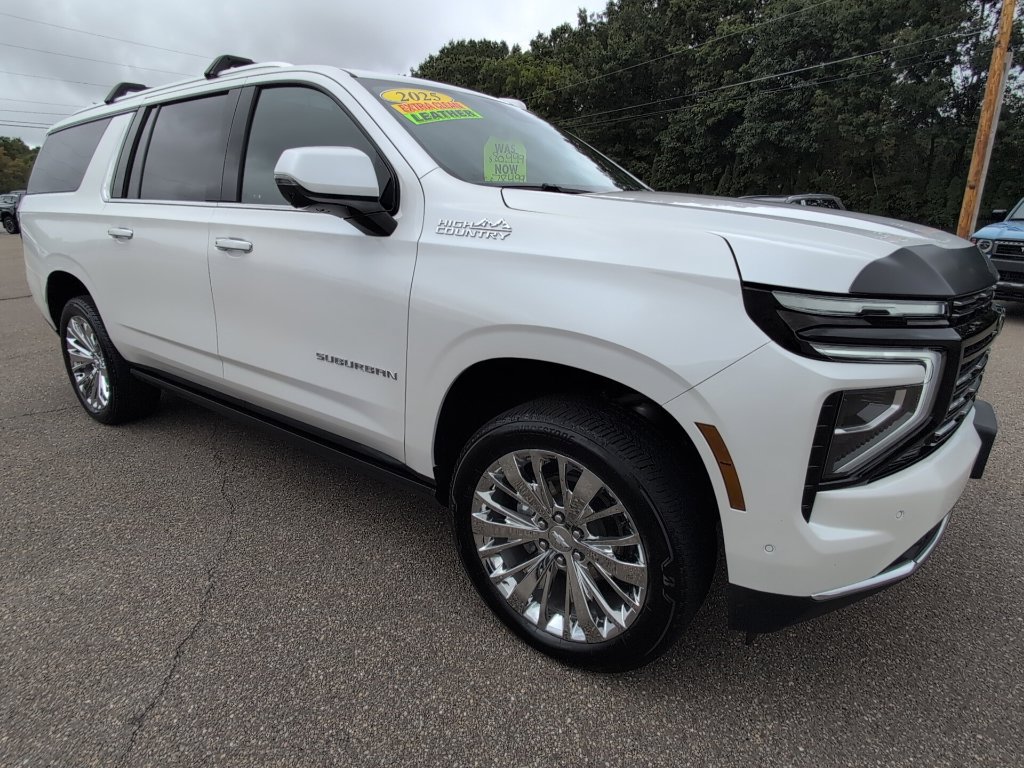 Used 2025 Chevrolet Suburban High Country AWD/4WD image 9
