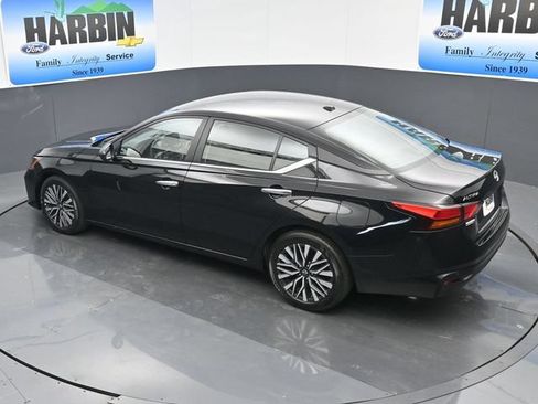 Used 2025 Nissan Altima 2.5 SV FWD image 23
