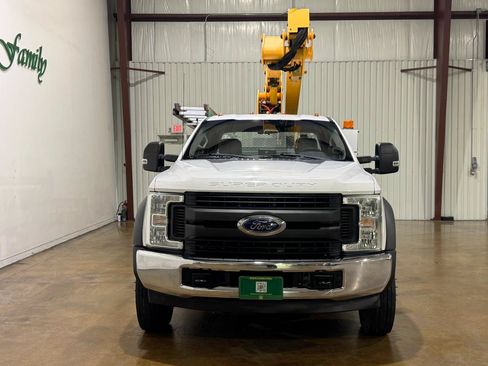 Used 2017 Ford F550 2WD SuperCab Super Duty image 2