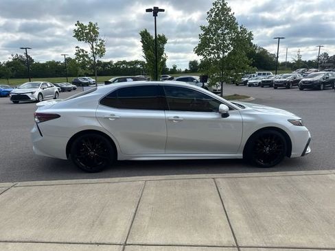 Used 2023 Toyota Camry XSE FWD image 5