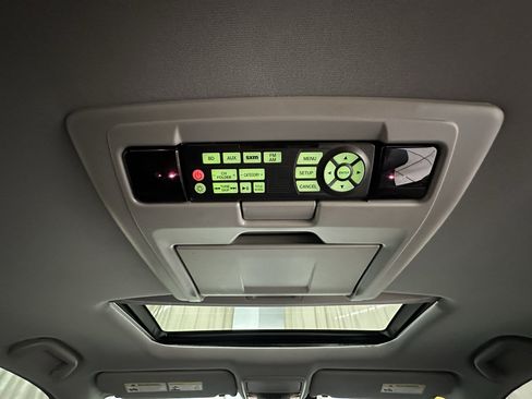 Used 2017 Honda Pilot Elite image 21