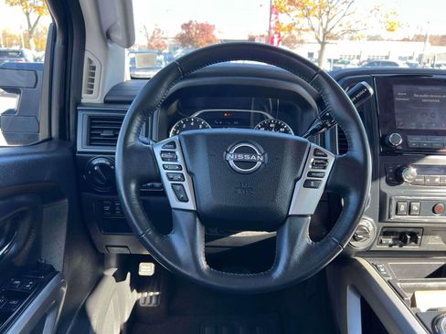 Used 2024 Nissan Titan SV w/ SV Convenience Package image 15