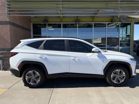 Used 2025 Hyundai Tucson Blue image 9